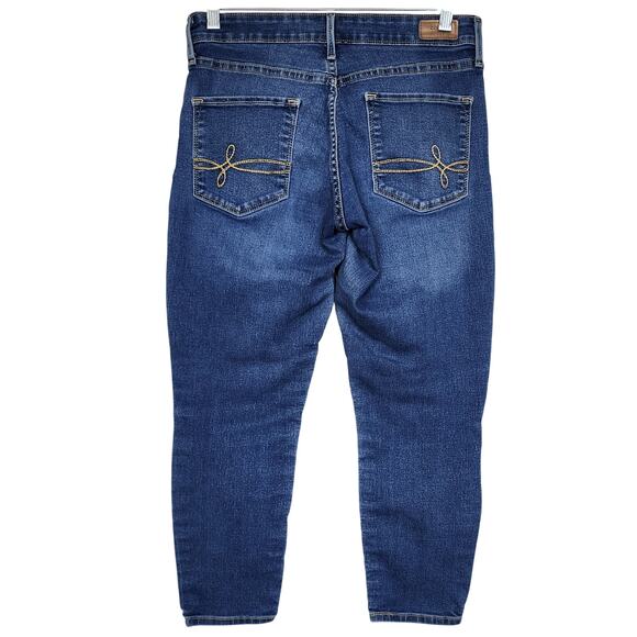 Levi's Size 28 Denim Denizen Capris - Picture 2 of 5